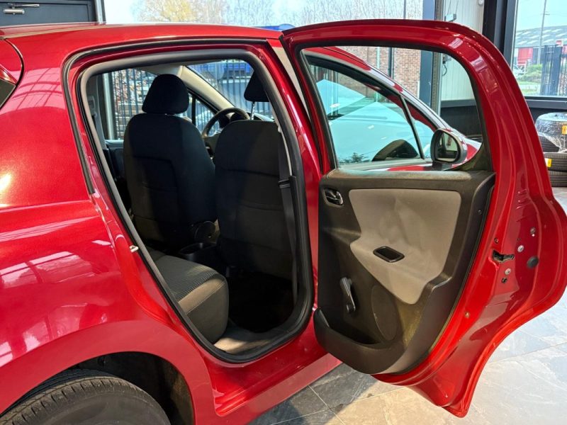 Peugeot 207 1.6 HDi 90ch 🚗 5P 🚪 Climatisation ❄️ Radar recul 🔊 Reprise 🔄