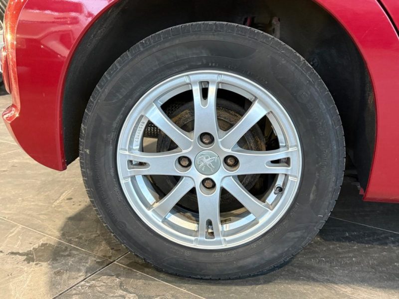 Peugeot 207 1.6 HDi 90ch 🚗 5P 🚪 Climatisation ❄️ Radar recul 🔊 Reprise 🔄