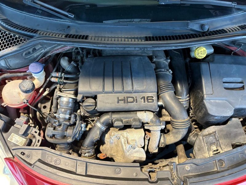 Peugeot 207 1.6 HDi 90ch 🚗 5P 🚪 Climatisation ❄️ Radar recul 🔊 Reprise 🔄