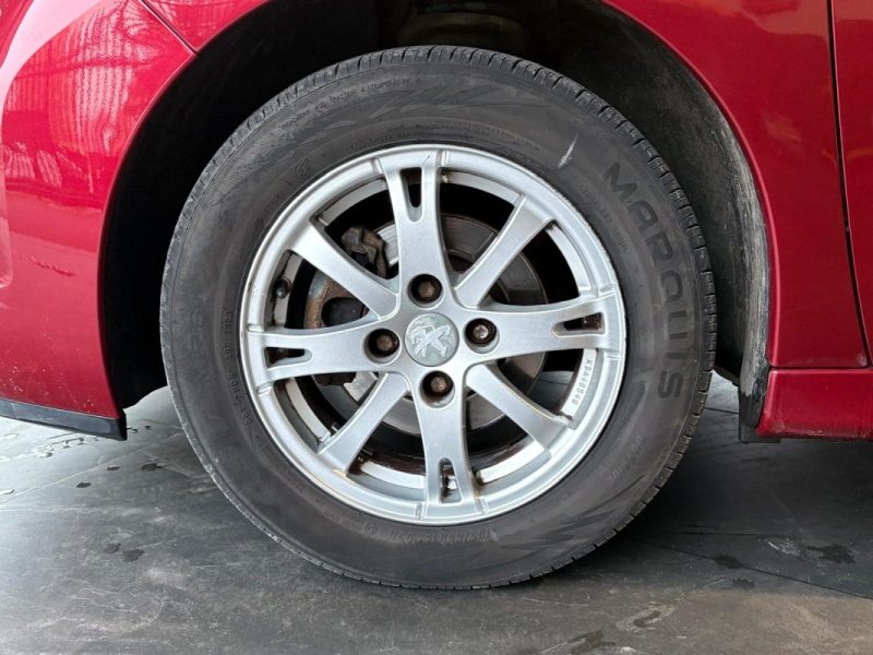 Peugeot 207 1.6 HDi 90ch 🚗 5P 🚪 Climatisation ❄️ Radar recul 🔊 Reprise 🔄