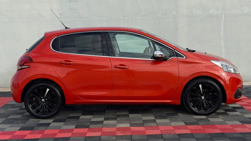 PEUGEOT 208 1.2 TECH EDITION 110 CH ALLURE S&S 5P 2016