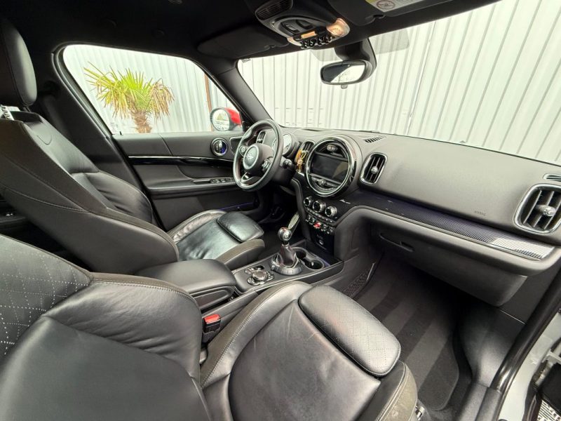 MINI COUNTRYMAN JOHN COOPER WORKS ALL 4 2.0i 231CH