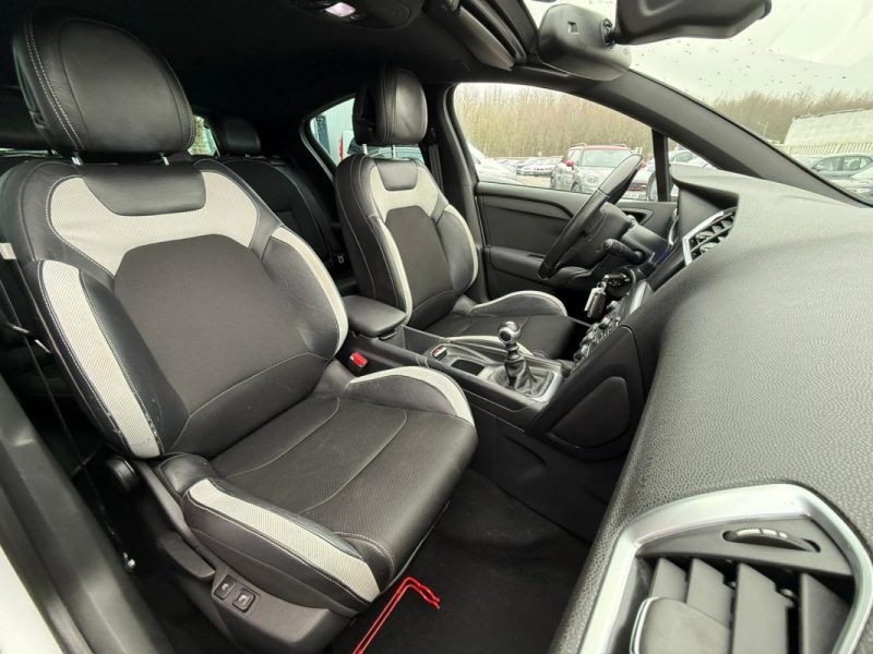 CITROEN DS4 1.6 E-HDI 115CV SOCHIC GARANTIE 12 MOIS 