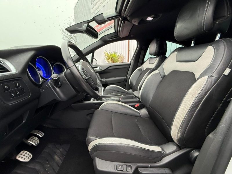 CITROEN DS4 1.6 E-HDI 115CV SOCHIC GARANTIE 12 MOIS 