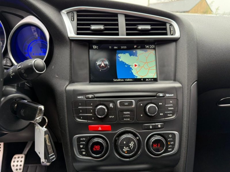 CITROEN DS4 1.6 E-HDI 115CV SOCHIC GARANTIE 12 MOIS 