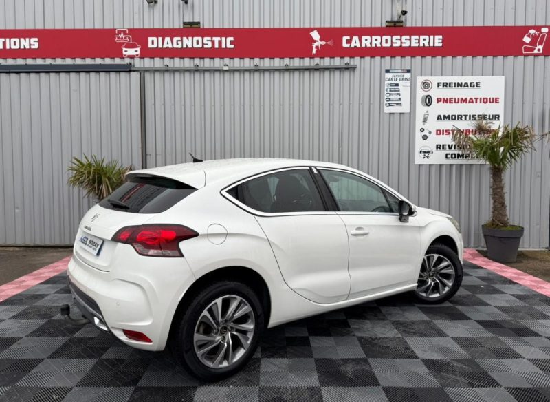 CITROEN DS4 1.6 E-HDI 115CV SOCHIC GARANTIE 12 MOIS 