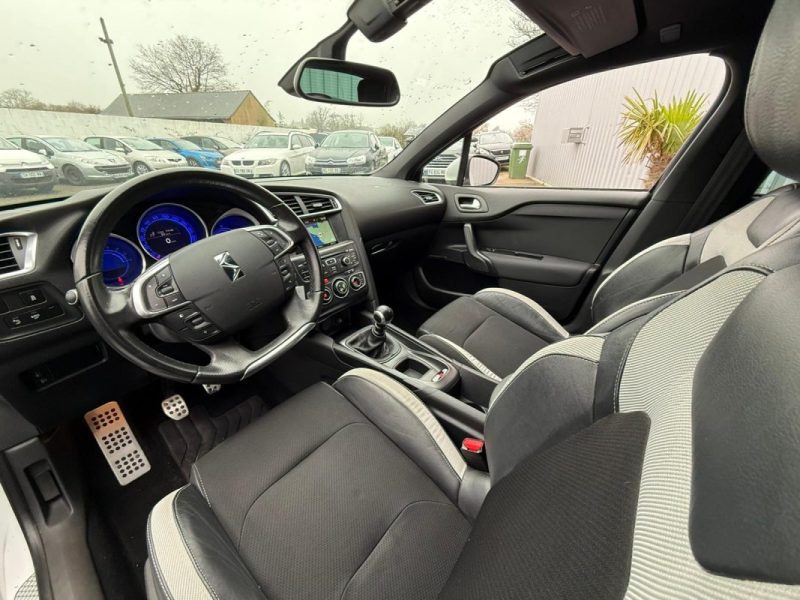 CITROEN DS4 1.6 E-HDI 115CV SOCHIC GARANTIE 12 MOIS 