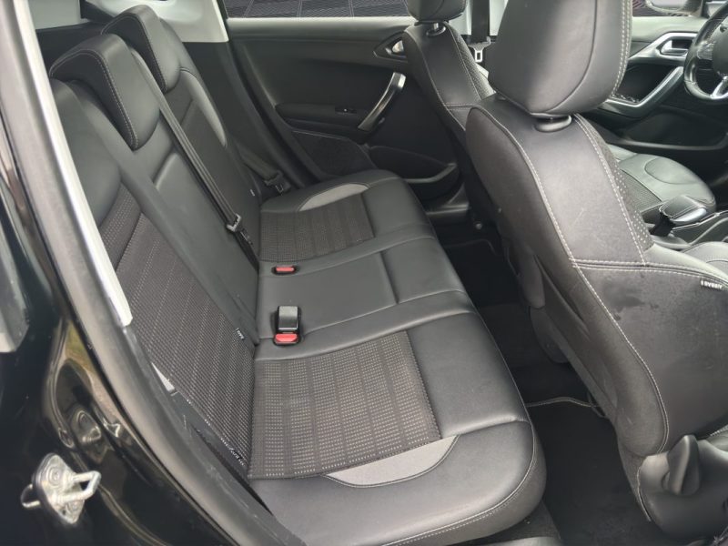 PEUGEOT 2008 1.5 BLUEHDI 100 cv Allure