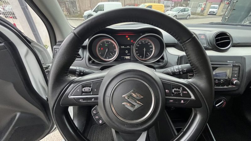 SUZUKI SWIFT 1.2 DUALJET HYBRID 83CH  