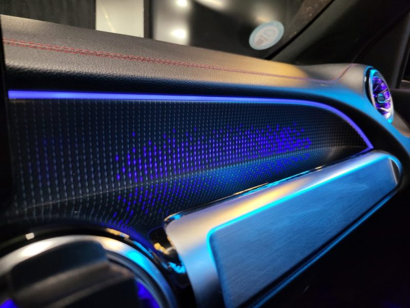 MERCEDES EQB 350 292ch AMG Line 4Matic / SIEGES ELECTRIQUES CHAUFFANTS / APPLE CARPLAY / BURMESTER