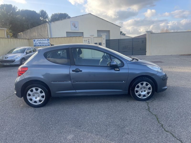 PEUGEOT 207 1.4i 75CV URBAN PREMIERE MAIN CT OK GARANTIE 