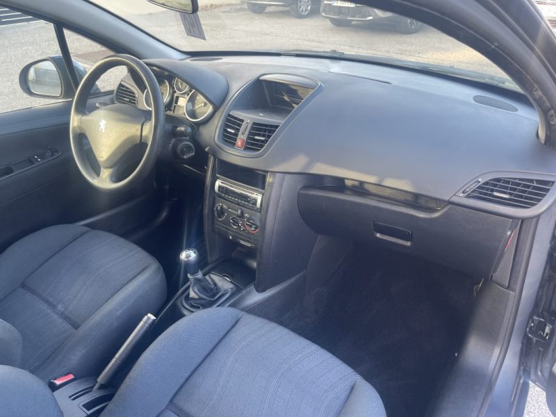 PEUGEOT 207 1.4i 75CV URBAN PREMIERE MAIN CT OK GARANTIE 