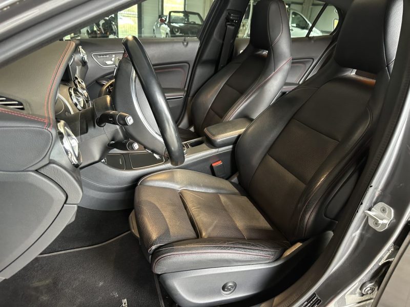 MERCEDES-BENZ GLA  220 d 2.2 7G-DCT X156 PHASE 2 FASCINATION AMG / CAR PLAY / TOIT OUVRANT / 2017