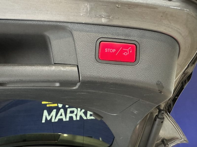 MERCEDES-BENZ GLA  220 d 2.2 7G-DCT X156 PHASE 2 FASCINATION AMG / CAR PLAY / TOIT OUVRANT / 2017