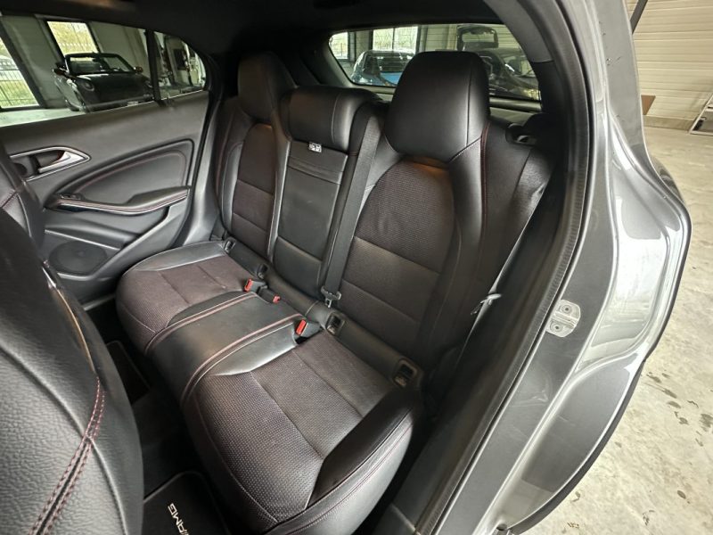 MERCEDES-BENZ GLA  220 d 2.2 7G-DCT X156 PHASE 2 FASCINATION AMG / CAR PLAY / TOIT OUVRANT / 2017