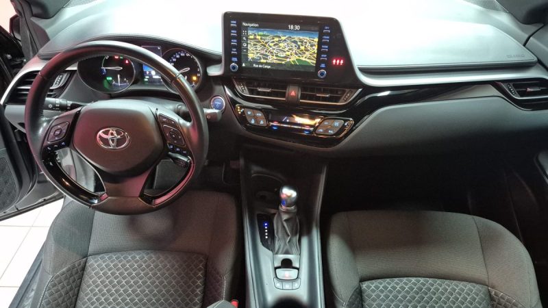 TOYOTA C-HR PHASE 2 DYNAMIC BUSINESS 122cv 2022/1 ERE MAIN/TVA RECUPERABLE