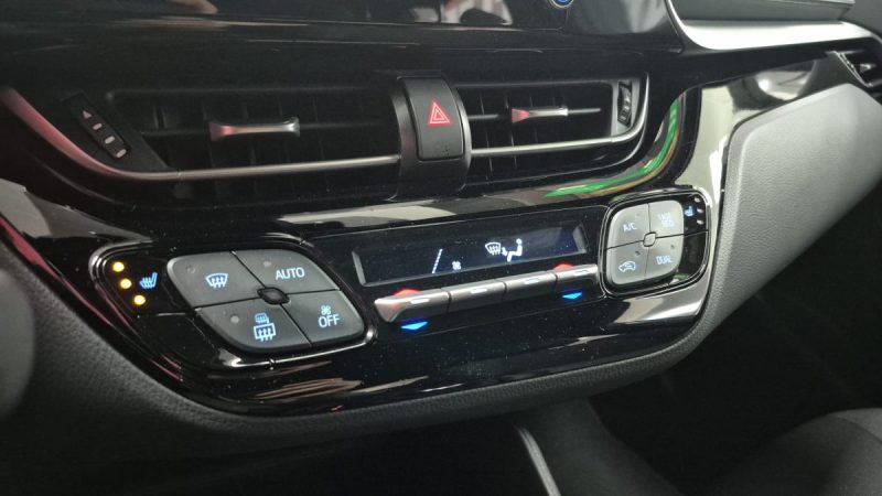 TOYOTA C-HR PHASE 2 DYNAMIC BUSINESS 122cv 2022/1 ERE MAIN/TVA RECUPERABLE