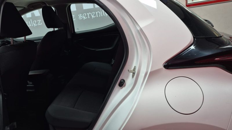 TOYOTA YARIS BERLINE 116cv FRANCE BUSINESS/1 ERE MAIN/TVA RECUPERABLE