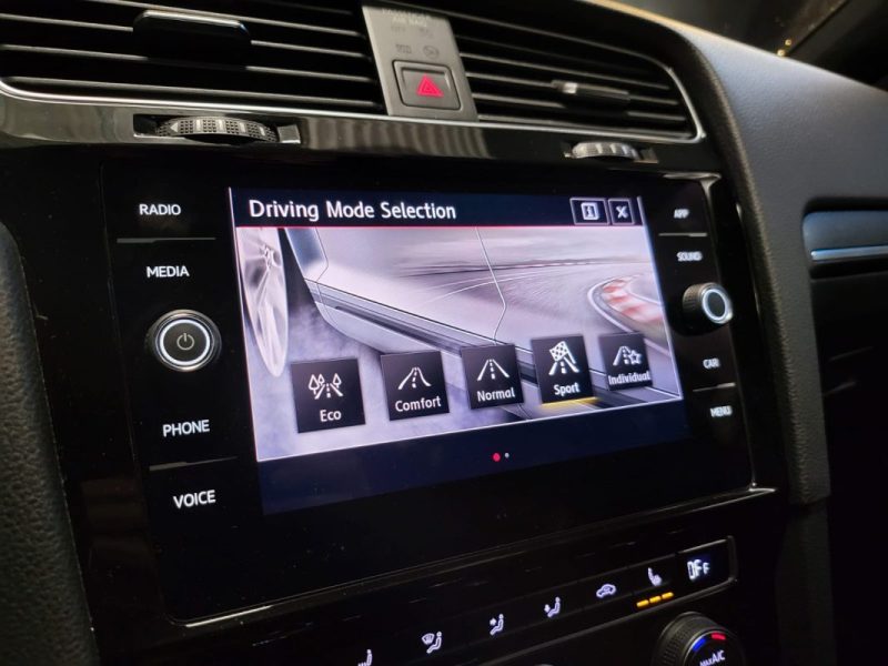 VOLKSWAGEN GOLF VII GTI PERFORMANCE DSG7 2.0 TSI 245CH 