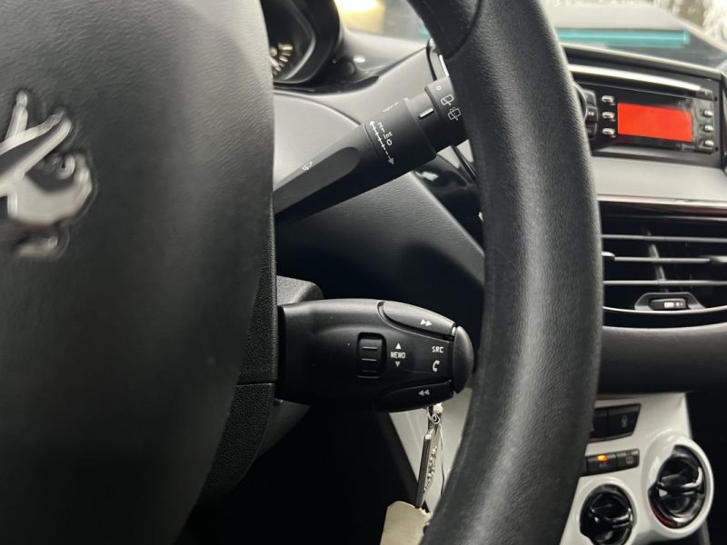 PEUGEOT 208 PHASE 2 LIKE 1.2 68 Cv 5 PORTES / 32 400 Kms CRIT AIR 1 - GARANTIE 1 AN