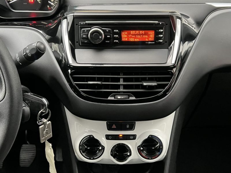 PEUGEOT 208 PHASE 2 LIKE 1.2 68 Cv 5 PORTES / 32 400 Kms CRIT AIR 1 - GARANTIE 1 AN