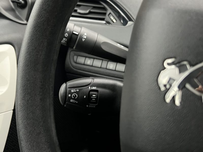 PEUGEOT 208 PHASE 2 LIKE 1.2 68 Cv 5 PORTES / 32 400 Kms CRIT AIR 1 - GARANTIE 1 AN