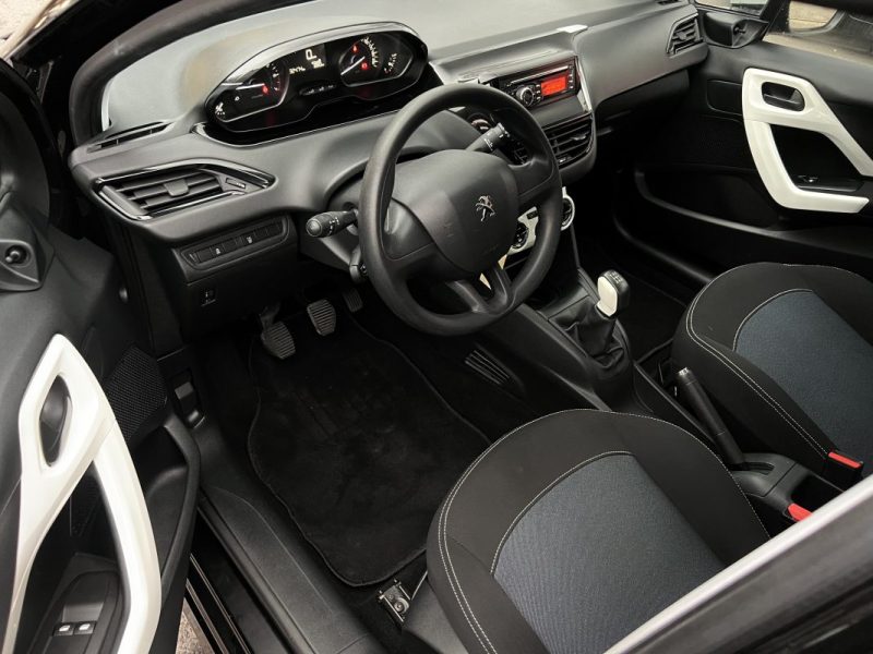 PEUGEOT 208 PHASE 2 LIKE 1.2 68 Cv 5 PORTES / 32 400 Kms CRIT AIR 1 - GARANTIE 1 AN