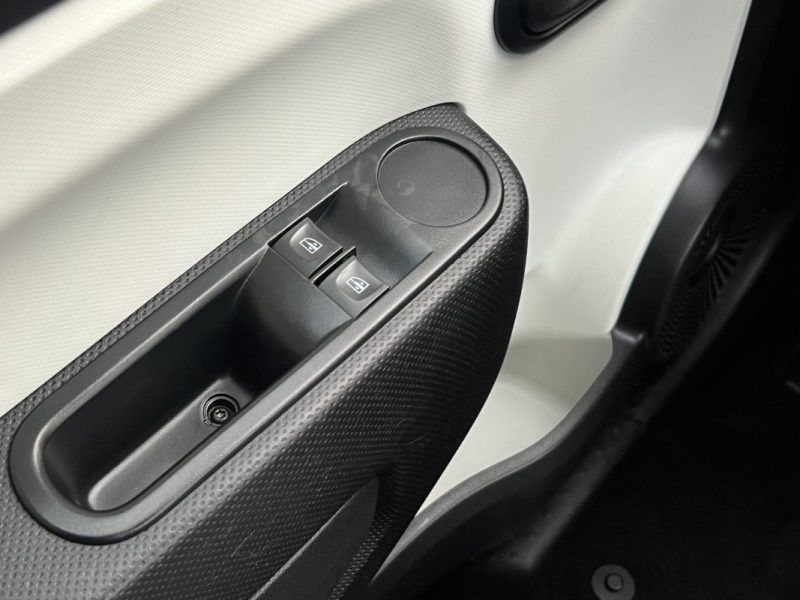 RENAULT TWINGO 3 III 1.0 SCE 70 Cv 5 PORTES / REGULATEUR LIMITEUR CRIT AIR 1 - GARANTIE 1 AN