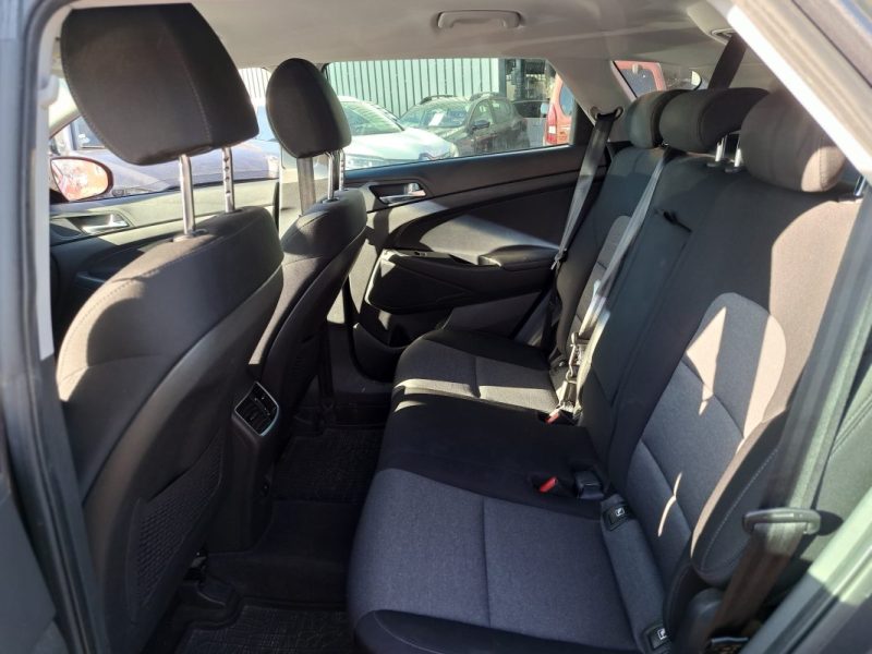 HYUNDAI TUCSON  1.6 CRDI 115CH INTUITIVE ECRAN GPS CAMERA SUIVIE ENTRETIEN DISPONIBLE 