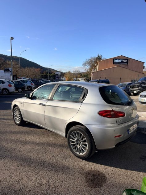 Alfa Romeo 1.9 JTD – Roule parfaitement, Petit prix, Premier arrivé