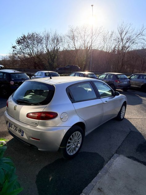 Alfa Romeo 1.9 JTD – Roule parfaitement, Petit prix, Premier arrivé