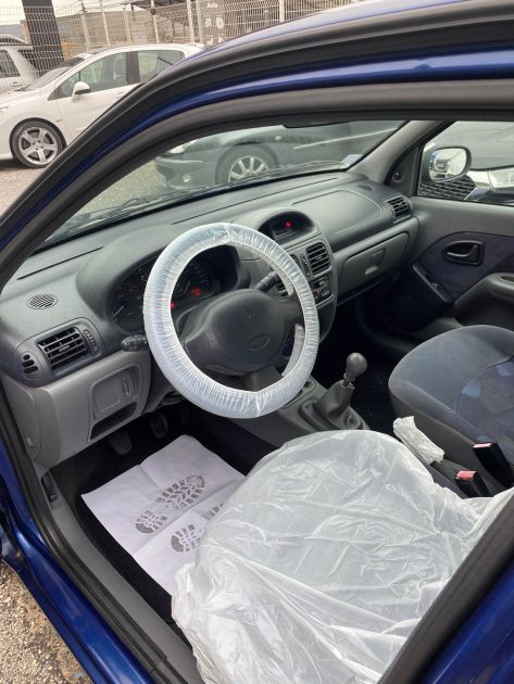 RENAULT CLIO 1.2 essence garantie 6 moi 