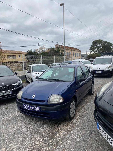 RENAULT CLIO 1.2 essence garantie 6 moi 