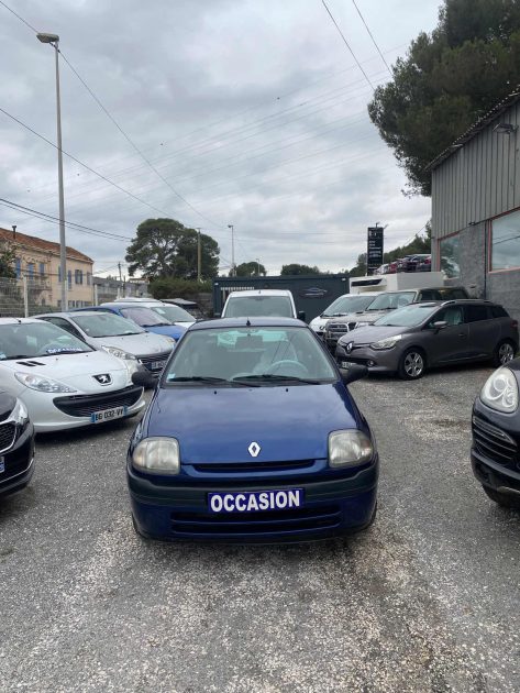 RENAULT CLIO 1.2 essence garantie 6 moi 