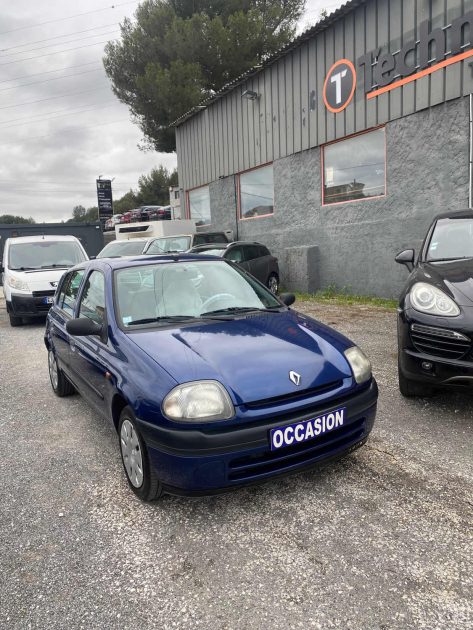 RENAULT CLIO 1.2 essence garantie 6 moi 