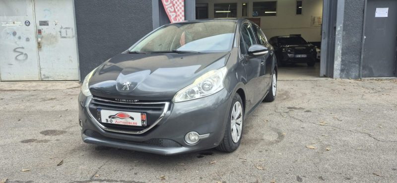 Peugeot 208 1.6 hdi 92 ch Active BVM 5, gris anthracite , *Clim auto*, *idéale jeune conducteur*