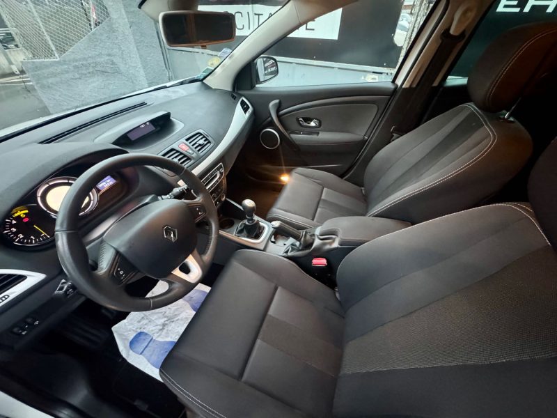 RENAULT MEGANEIII 1.5 DCI 110CH FAP TOMTOM EDITION ECO² EURO5 2011