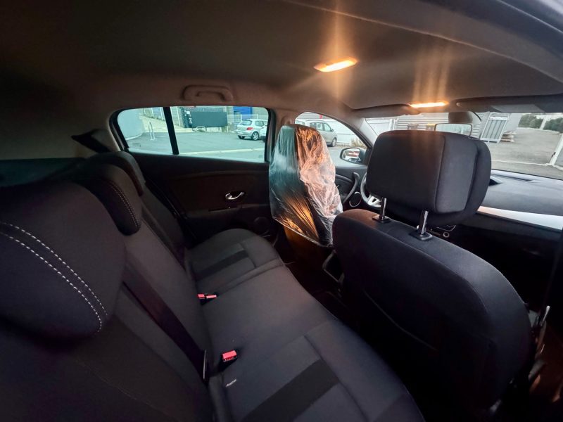 RENAULT MEGANEIII 1.5 DCI 110CH FAP TOMTOM EDITION ECO² EURO5 2011