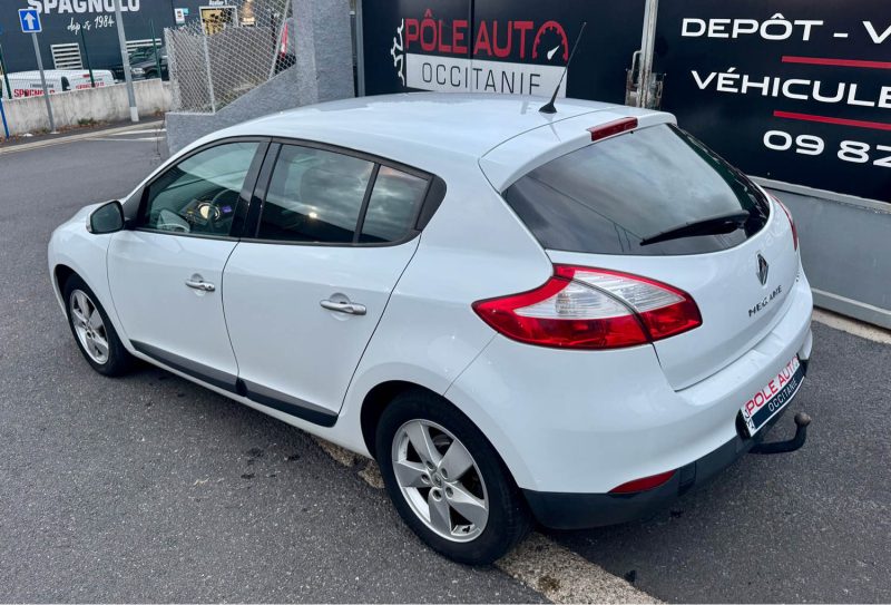 RENAULT MEGANEIII 1.5 DCI 110CH FAP TOMTOM EDITION ECO² EURO5 2011