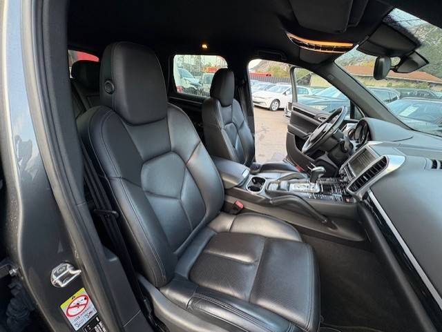 PORSCHE CAYENNE 3.0 S E-HYBRID  416CV SUIVIE COMPLET PORSCHE  