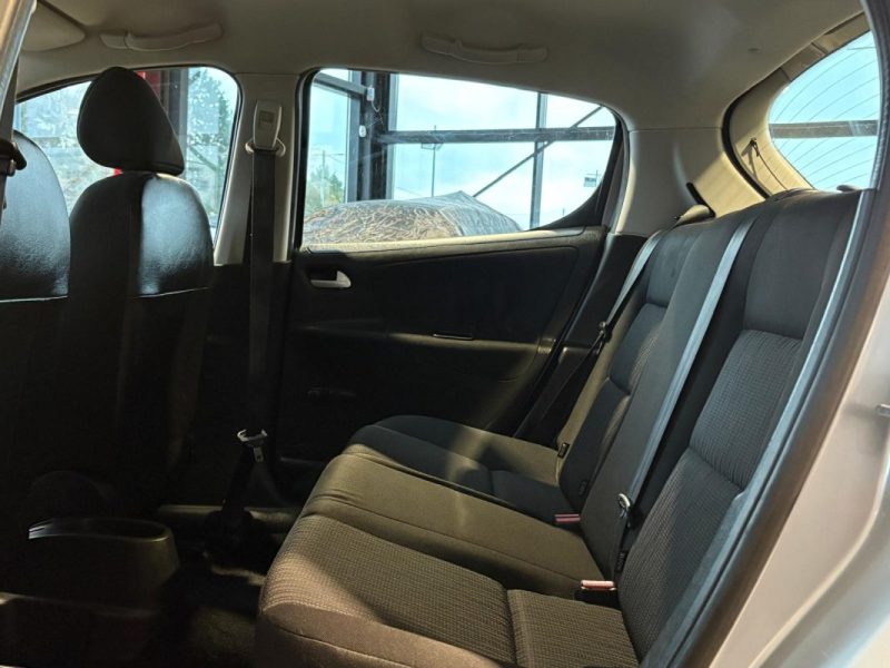 🔹 Peugeot 207 – Finition Active – 1.4 75 chevaux – 5 portes - Kit distribution 4 pneus neufs  