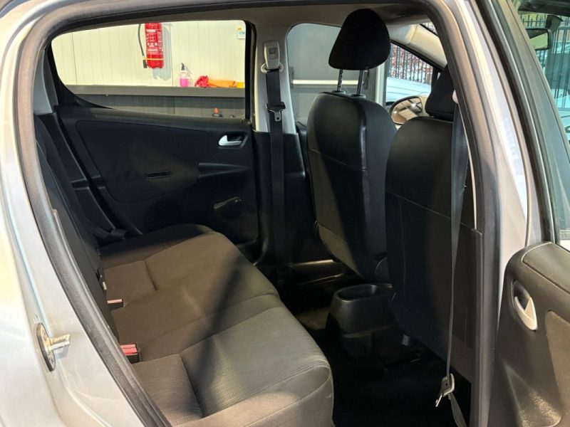 🔹 Peugeot 207 – Finition Active – 1.4 75 chevaux – 5 portes - Kit distribution 4 pneus neufs  