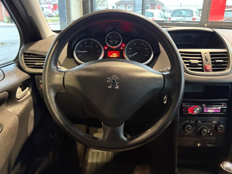 🔹 Peugeot 207 – Finition Active – 1.4 75 chevaux – 5 portes - Kit distribution 4 pneus neufs  