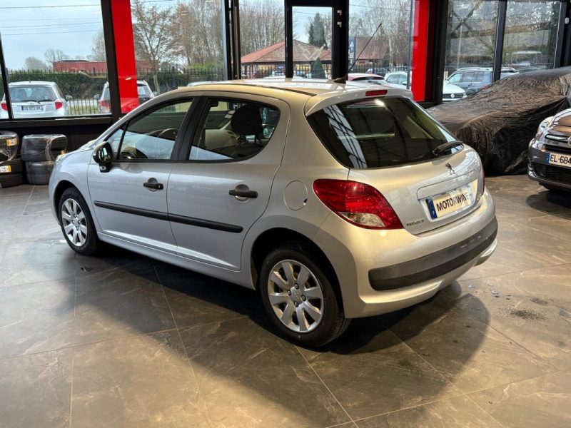🔹 Peugeot 207 – Finition Active – 1.4 75 chevaux – 5 portes - Kit distribution 4 pneus neufs  