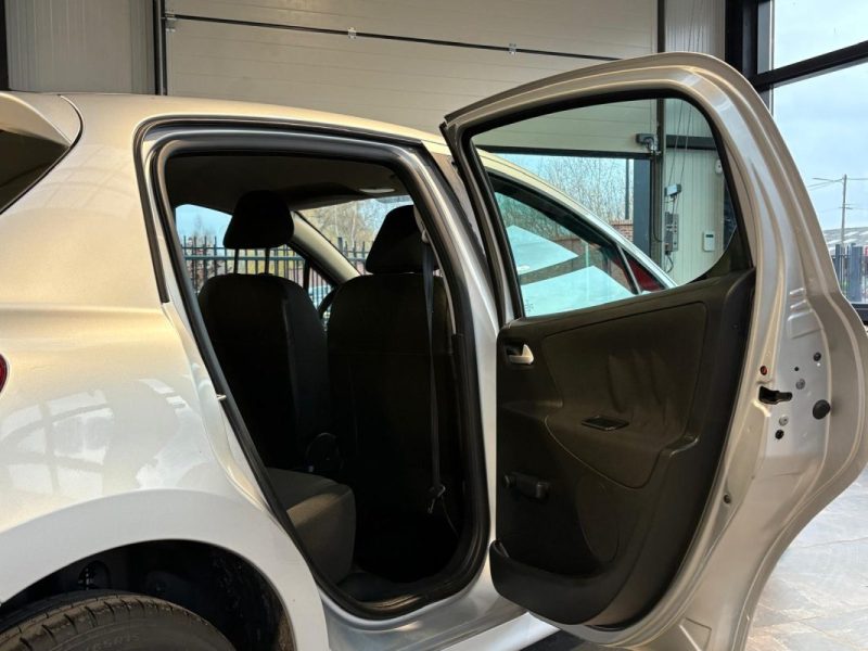 🔹 Peugeot 207 – Finition Active – 1.4 75 chevaux – 5 portes - Kit distribution 4 pneus neufs  