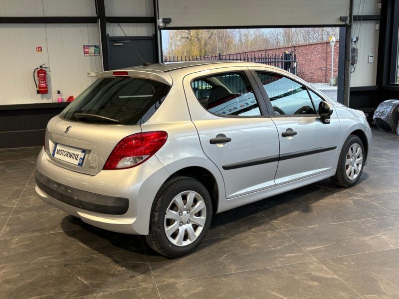 🔹 Peugeot 207 – Finition Active – 1.4 75 chevaux – 5 portes - Kit distribution 4 pneus neufs  