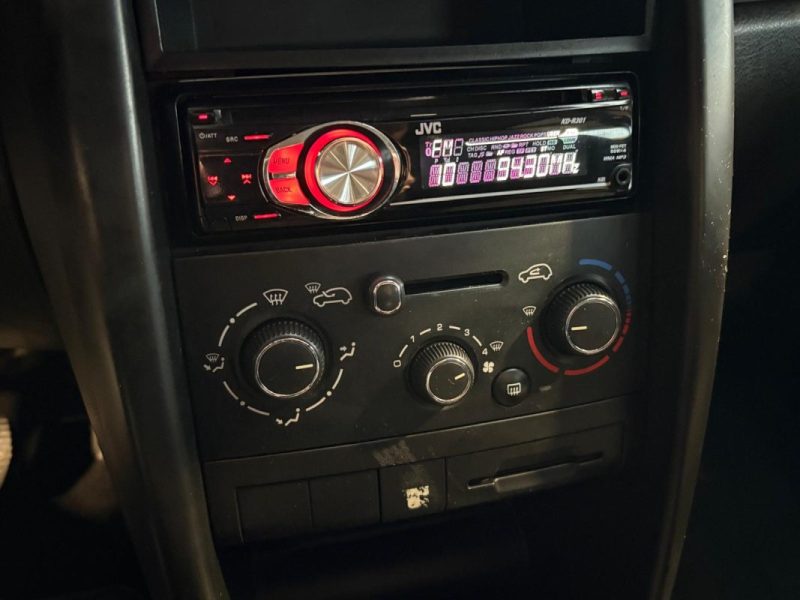 🔹 Peugeot 207 – Finition Active – 1.4 75 chevaux – 5 portes - Kit distribution 4 pneus neufs  