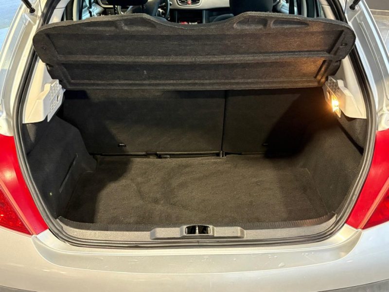 🔹 Peugeot 207 – Finition Active – 1.4 75 chevaux – 5 portes - Kit distribution 4 pneus neufs  