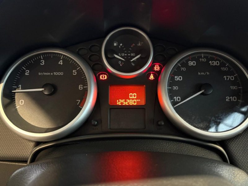 🔹 Peugeot 207 – Finition Active – 1.4 75 chevaux – 5 portes - Kit distribution 4 pneus neufs  