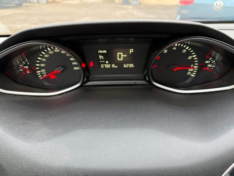 PEUGEOT 308 II II 1.2 THP  130 CV BO DISTRIBUTION NEUVE 